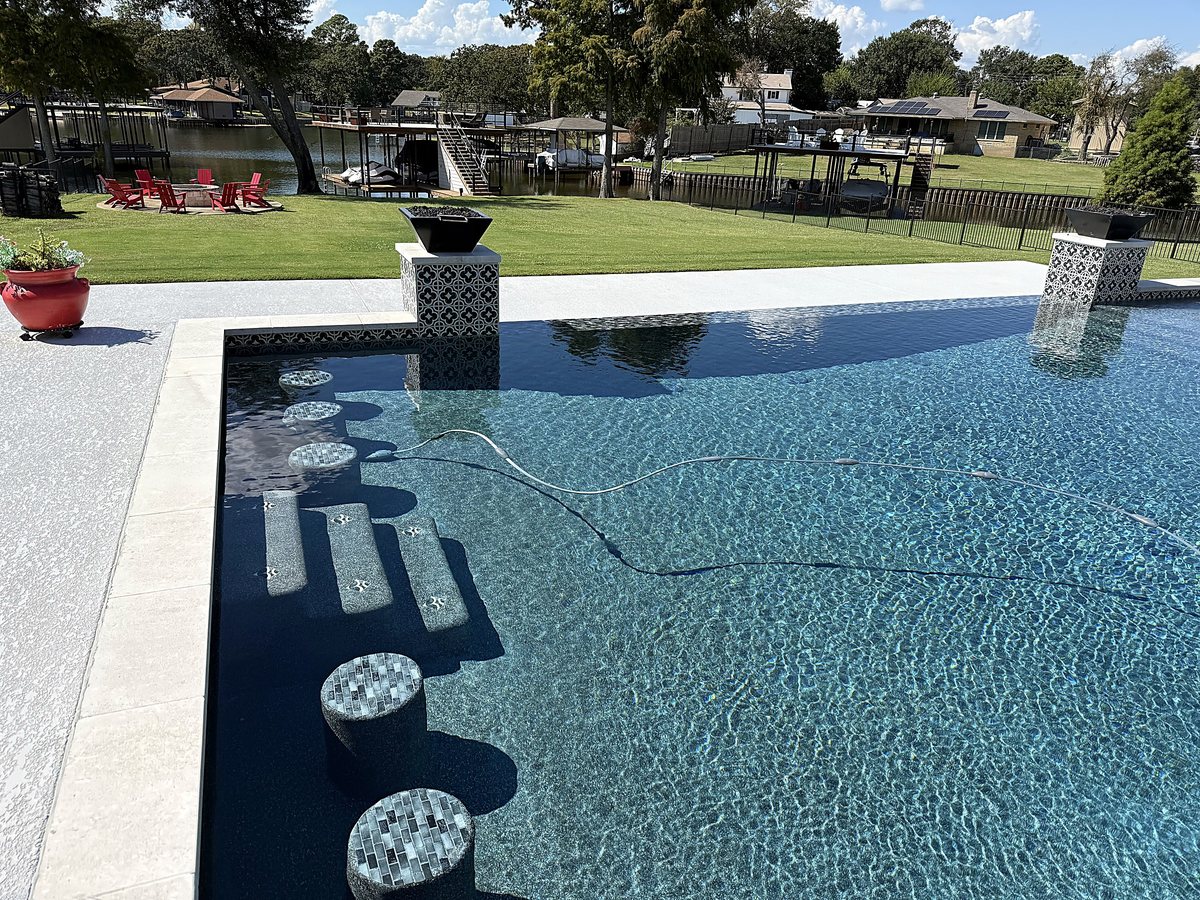 Rivers Edge Pools build