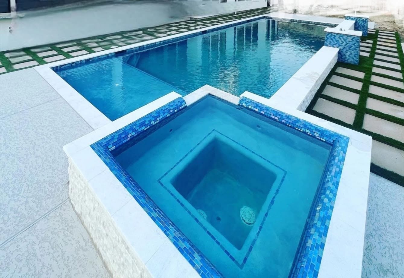 Spas & Hot Tubs