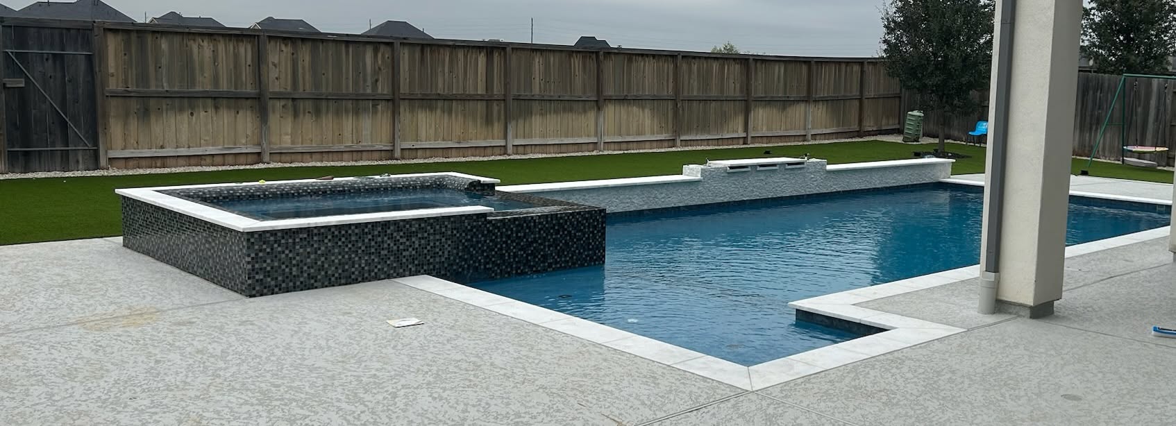 Rivers Edge Pools build